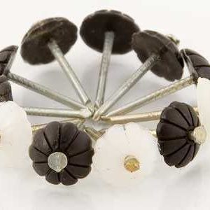 Цвяхи для обивки дверей із шапкою 50г пласт білі 11028 /